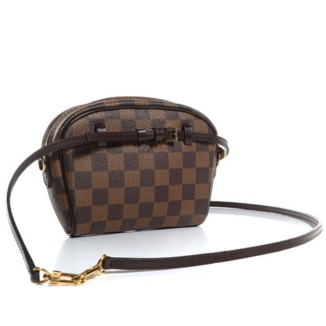 lv ipanema pochette